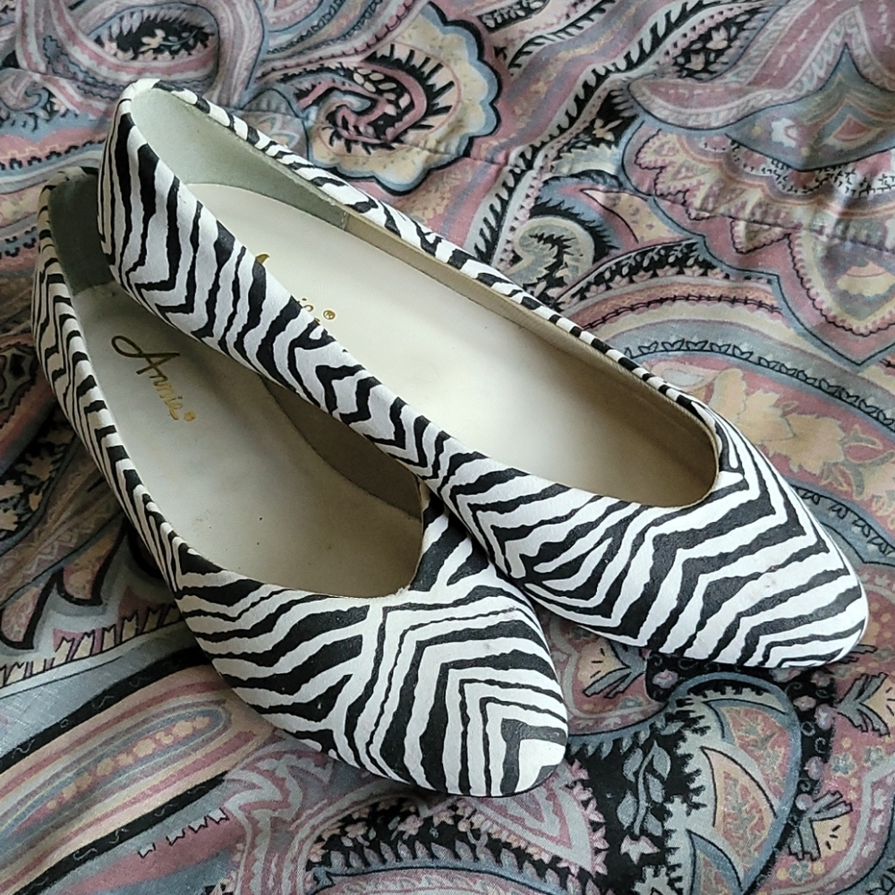 Women's flats